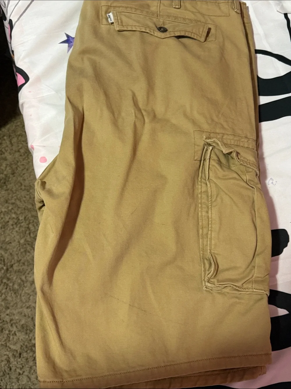Levi's Tan/Natural Cargo Shorts Sz 42 Great condition